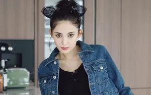 古力娜扎居家写真图片壁纸_3