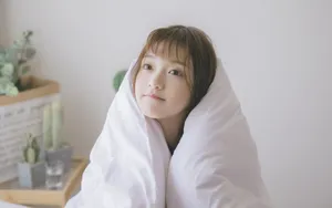 慵懒水嫩美女床上写真图片_2