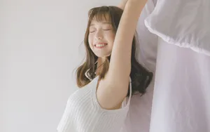 慵懒水嫩美女床上写真图片_5