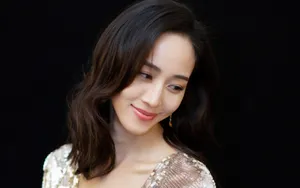 张钧甯黑底性感图片壁纸_6