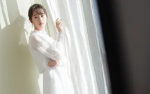 袁冰妍白纱裙写真图片壁纸_3