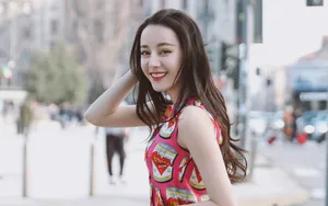 性感迪丽热巴街拍图片壁纸_2