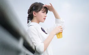 娇小玲珑的女孩图片_3