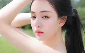 夏日水嫩吊带裙美女图片_5