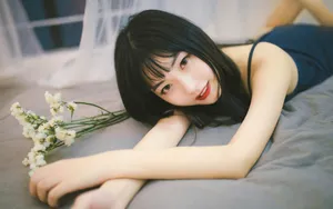 长发美女性感私房图片壁纸_4