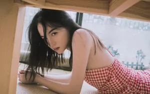 花格子美女吊带裙图片_4