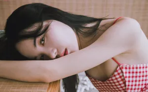 花格子美女吊带裙图片_6