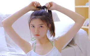 白里透红的性感学妹图片
