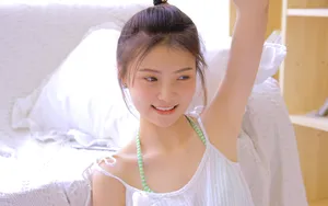 白里透红的性感学妹图片_2