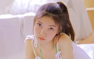 白里透红的性感学妹图片_3