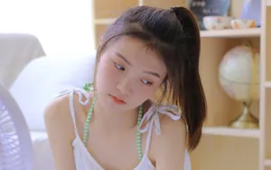 白里透红的性感学妹图片_7