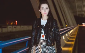迷人大美女迪丽热巴图片壁纸_4