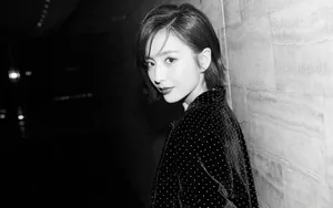 佟丽娅短裙性感图片壁纸_3