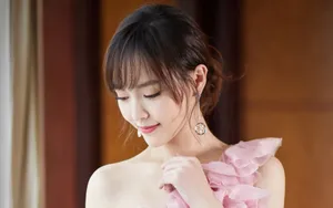唐嫣性感露肩图片壁纸_8