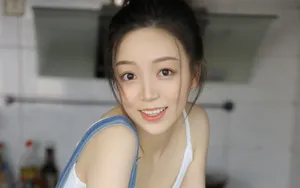 性感白嫩美女图片壁纸_5