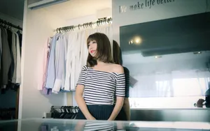 大眼短发美女图片壁纸_2