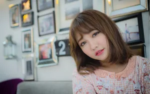 清纯水嫩美女图片壁纸