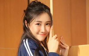养眼性感运动服美女图片_9