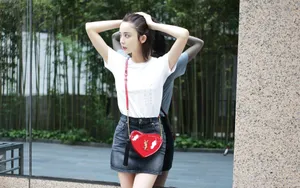 古力娜扎清新脱俗街拍图片_6