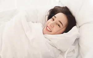 迪丽热巴居家写真图片壁纸