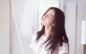 迪丽热巴居家写真图片壁纸_5
