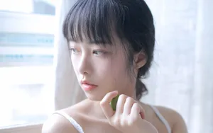 清凉吊带美白少女图片壁纸_6