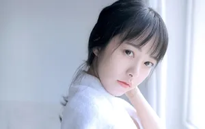 清凉吊带美白少女图片壁纸_8