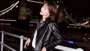 妩媚金晨街拍图片_12