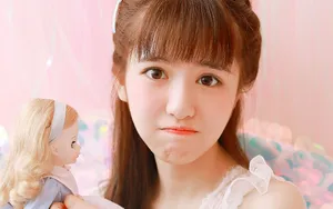 粉嫩蕾丝睡衣美女图片_2