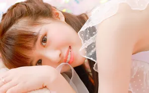 粉嫩蕾丝睡衣美女图片_3