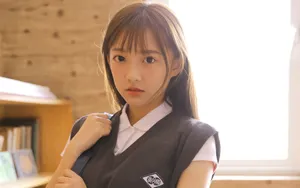 日本清纯制服美女写真图片_2