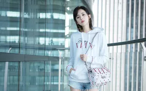 甜美可爱古力娜扎街拍图片_7