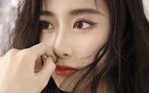 妩媚美女风情万种图片_6