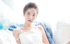 性感吊带美女诱惑写真图片_2