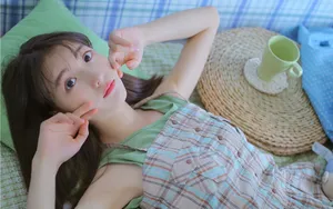 清新美女性感图片壁纸_5