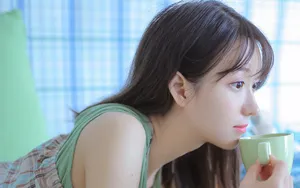 清新美女性感图片壁纸_8