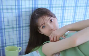 清新美女性感图片壁纸_9