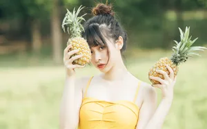 嫩白黄色泳衣小美女图片_5