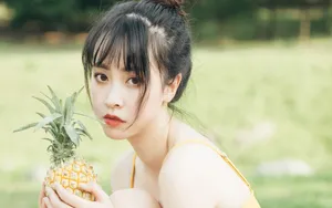 嫩白黄色泳衣小美女图片_7