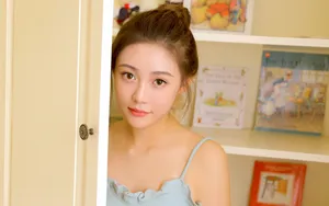 吊带清凉性感美女少妇图片_6