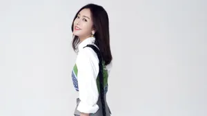 秦岚美丽动人图片壁纸_4