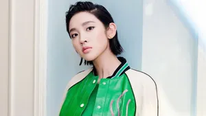 美女明星唐艺昕壁纸_4