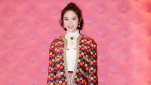 美女明星唐艺昕壁纸_6