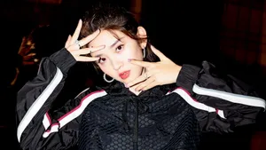 美女明星唐艺昕壁纸_12