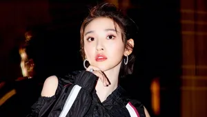 美女明星唐艺昕壁纸_13