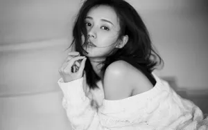 李一桐性感黑白写真图片_3
