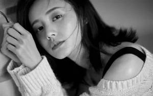 李一桐性感黑白写真图片_4