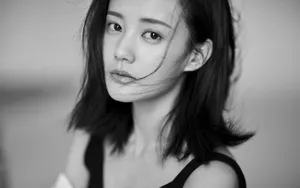 李一桐性感黑白写真图片_5
