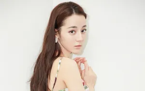 迪丽热巴吊带裙写真图片_4