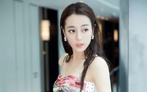 迪丽热巴吊带裙写真图片_6